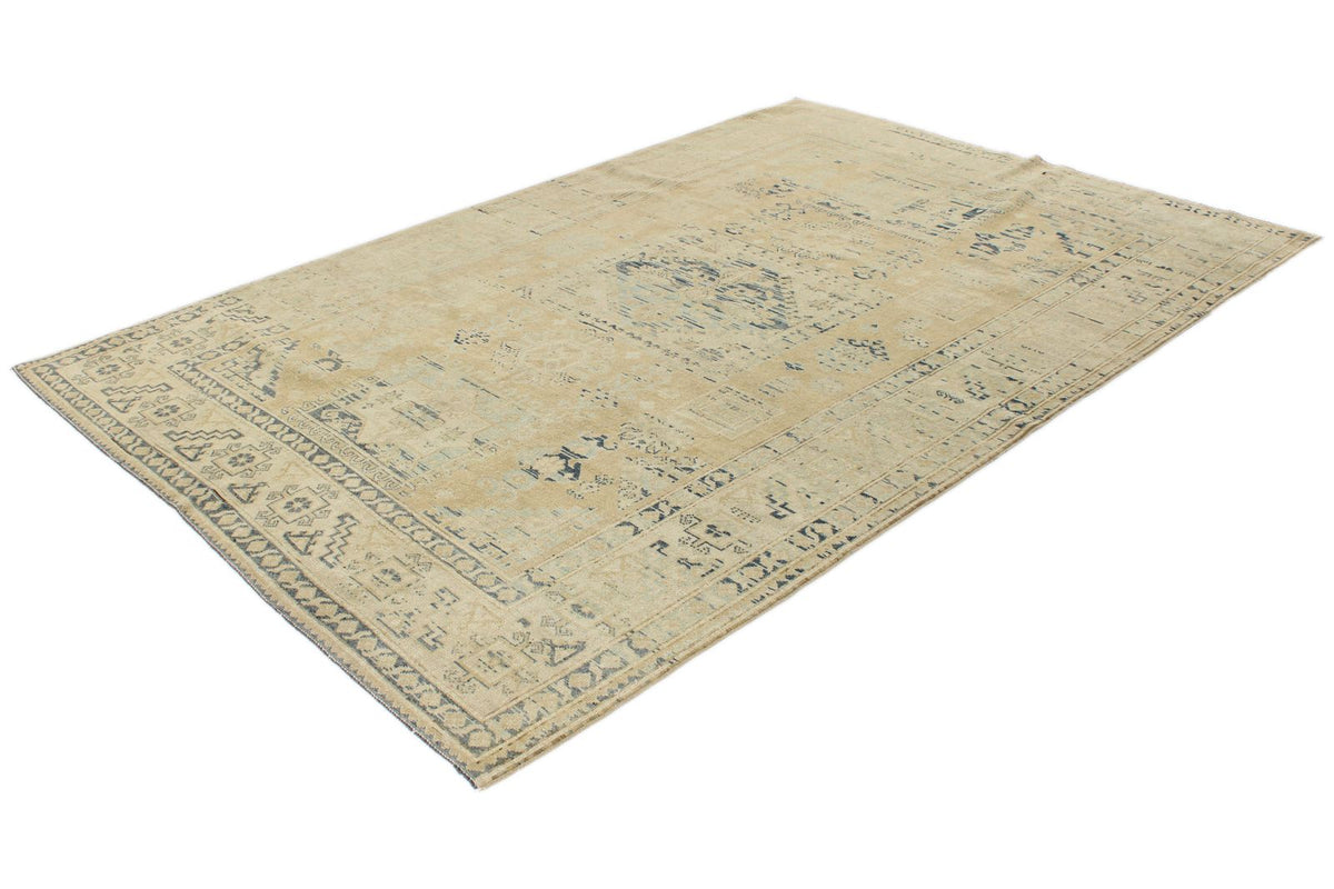 6x9 Brown and Ivory Persian Rug