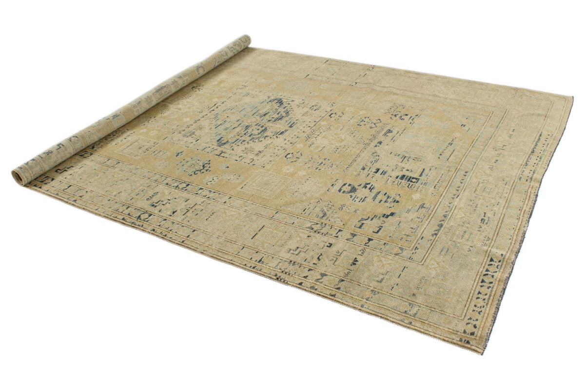 6x9 Brown and Ivory Persian Rug