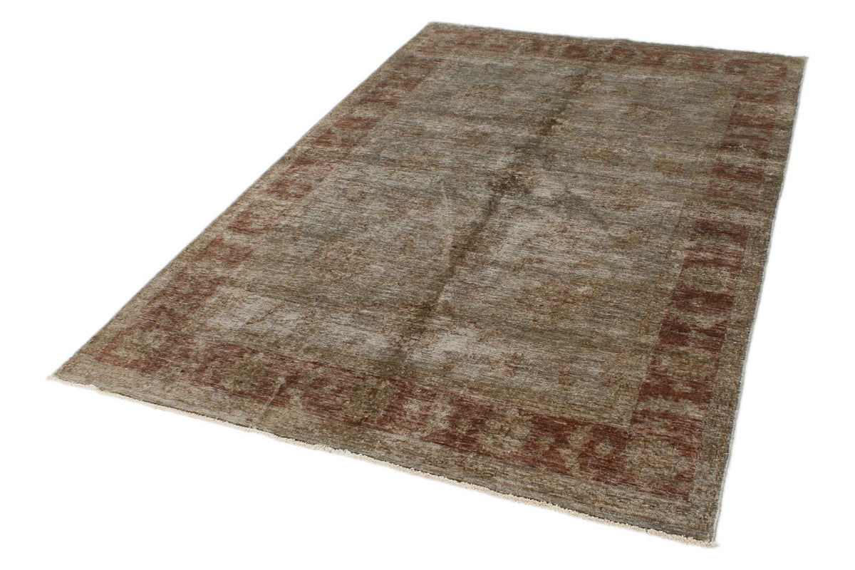 5x7 Gray and Brown Persian Rug