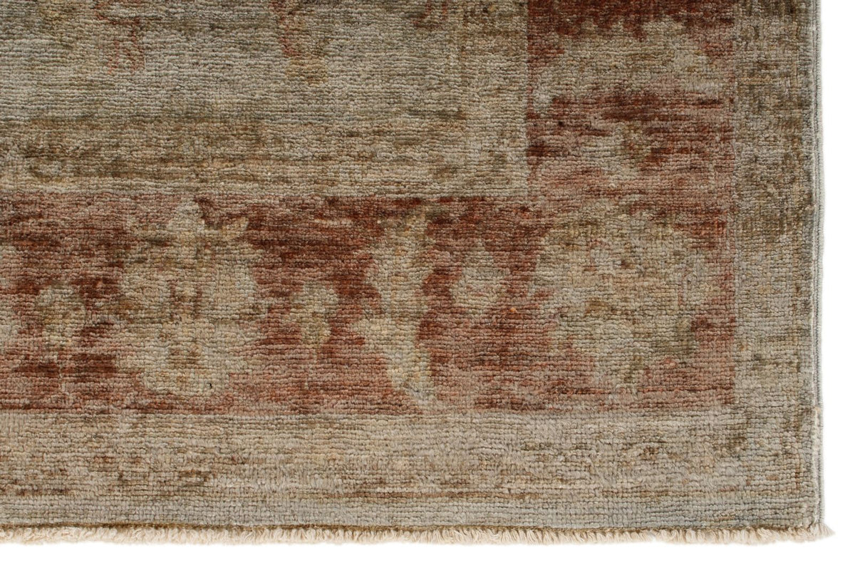 5x7 Gray and Brown Persian Rug