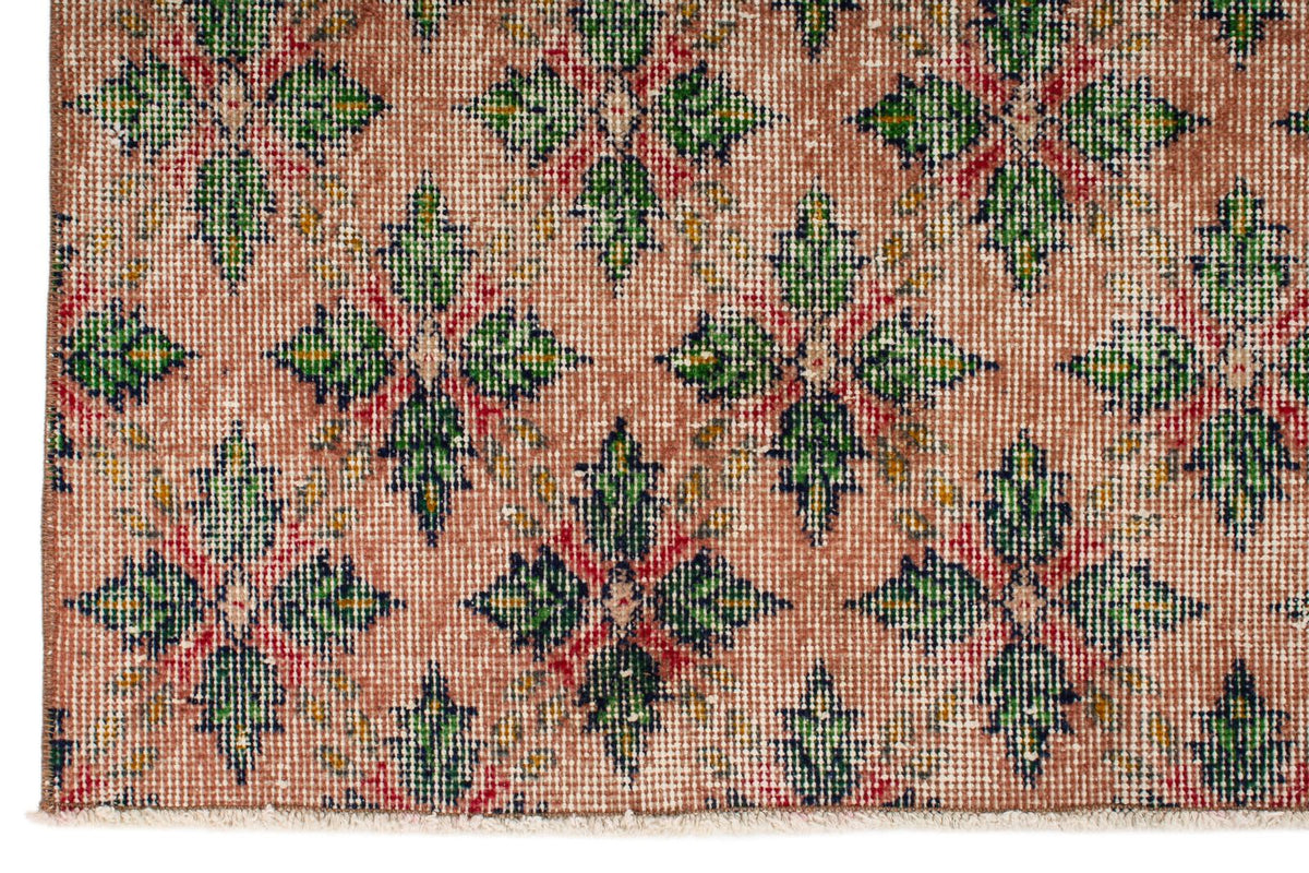 5x8 Ivory and Multicolor Turkish Anatolian Rug