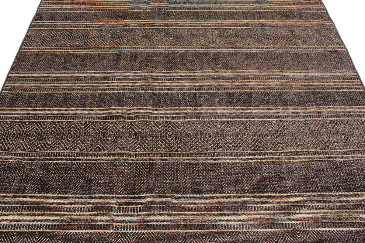 7x9 Black and Beige Modern Contemporary Rug