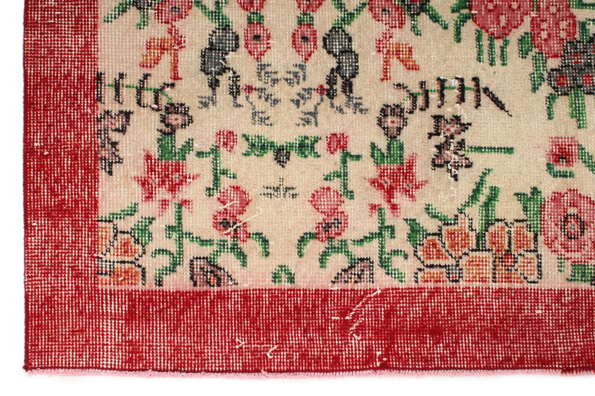 5x9 Ivory and Red Anatolian Turkish Tribal Rug