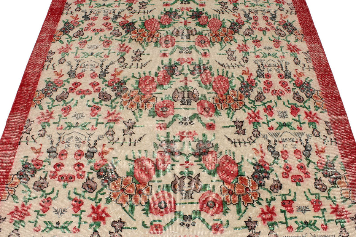 5x9 Ivory and Red Anatolian Turkish Tribal Rug