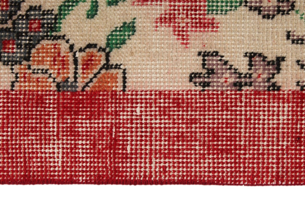 5x9 Ivory and Red Anatolian Turkish Tribal Rug