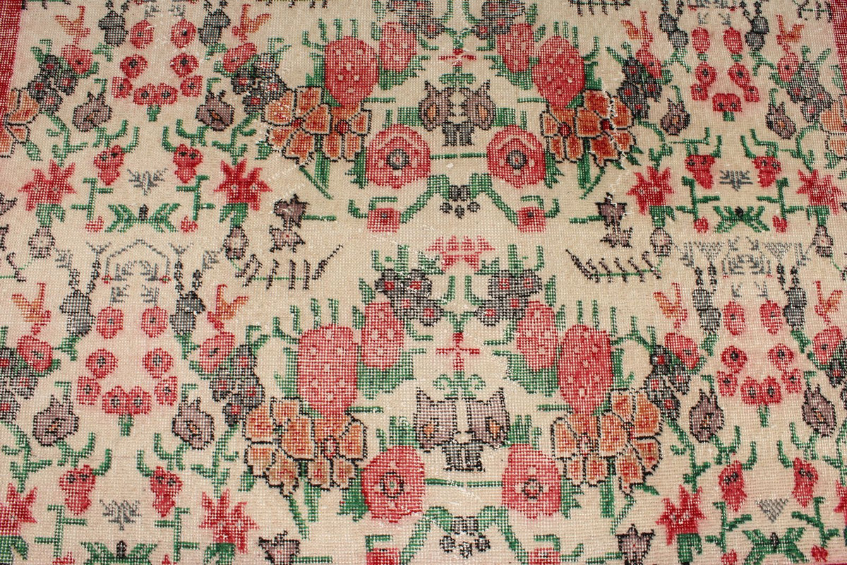 5x9 Ivory and Red Anatolian Turkish Tribal Rug