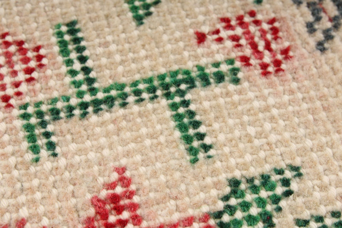 5x9 Ivory and Red Anatolian Turkish Tribal Rug