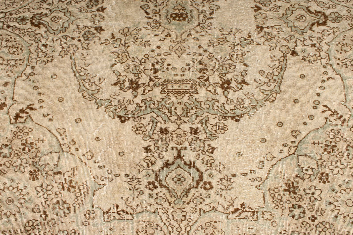 5x9 Ivory and Beige Anatolian Turkish Tribal Rug