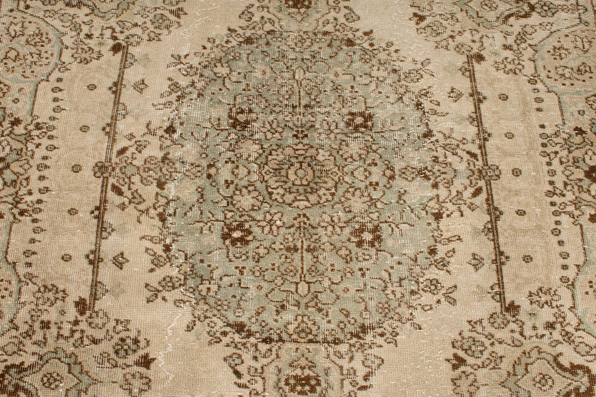 5x9 Ivory and Beige Anatolian Turkish Tribal Rug