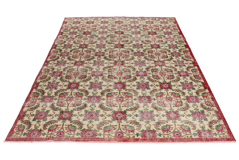 6x9 Ivory and Magenta Turkish Anatolian Rug