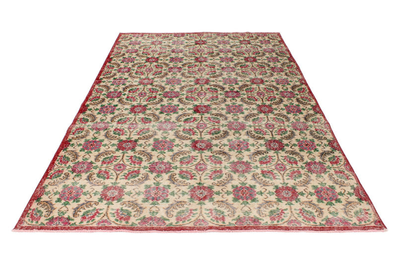 6x9 Ivory and Magenta Turkish Anatolian Rug