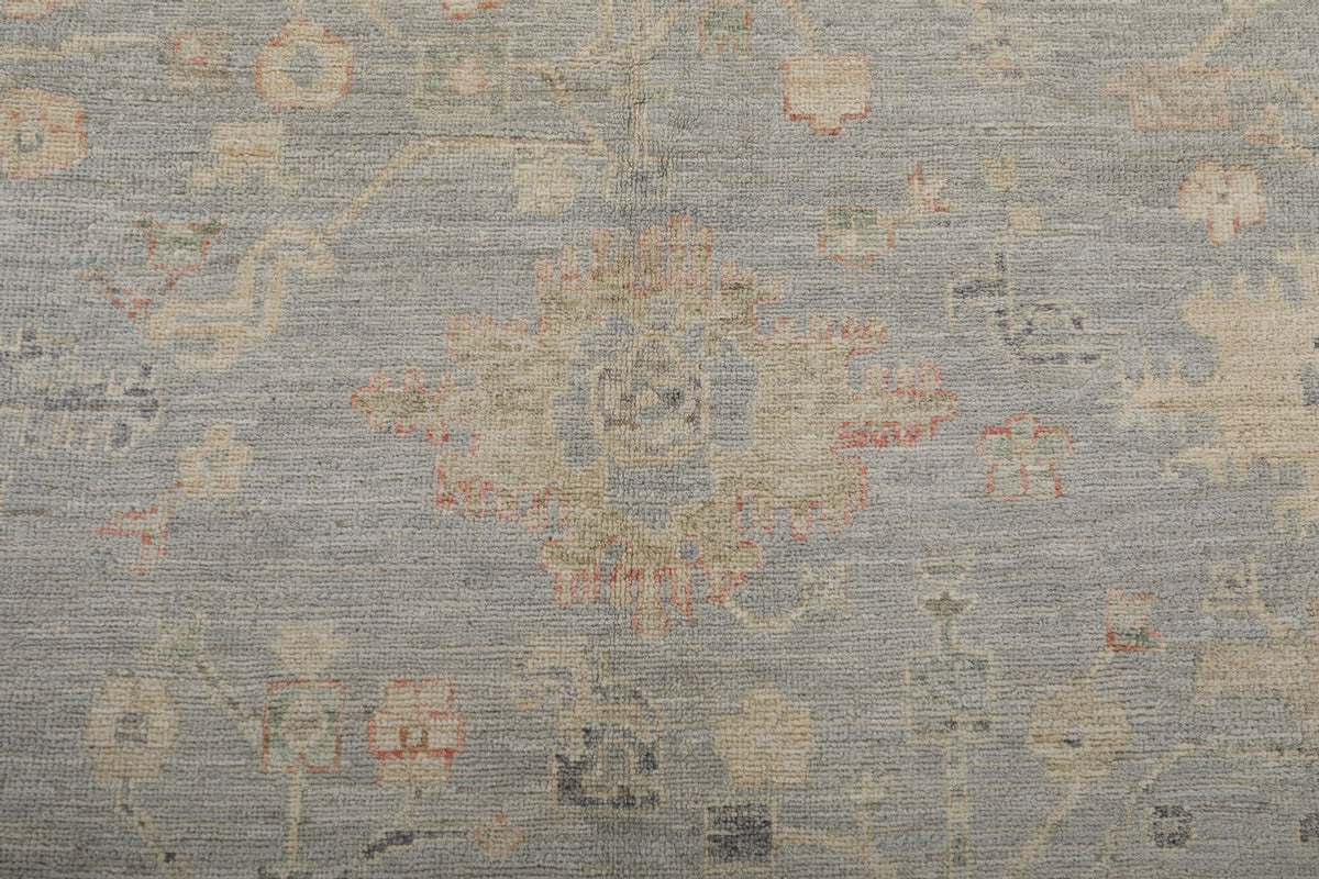 8x10 Beige and Ivory Turkish Oushak Rug
