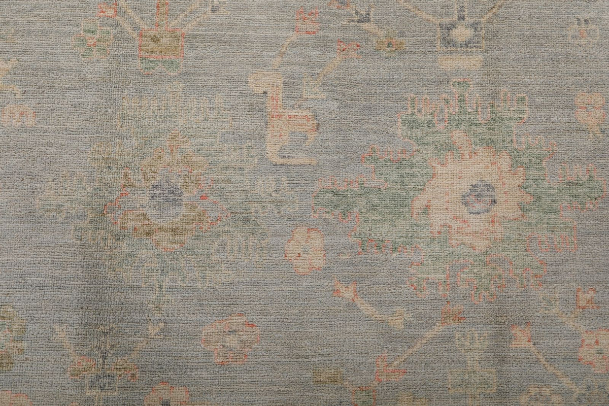 8x10 Beige and Ivory Turkish Oushak Rug