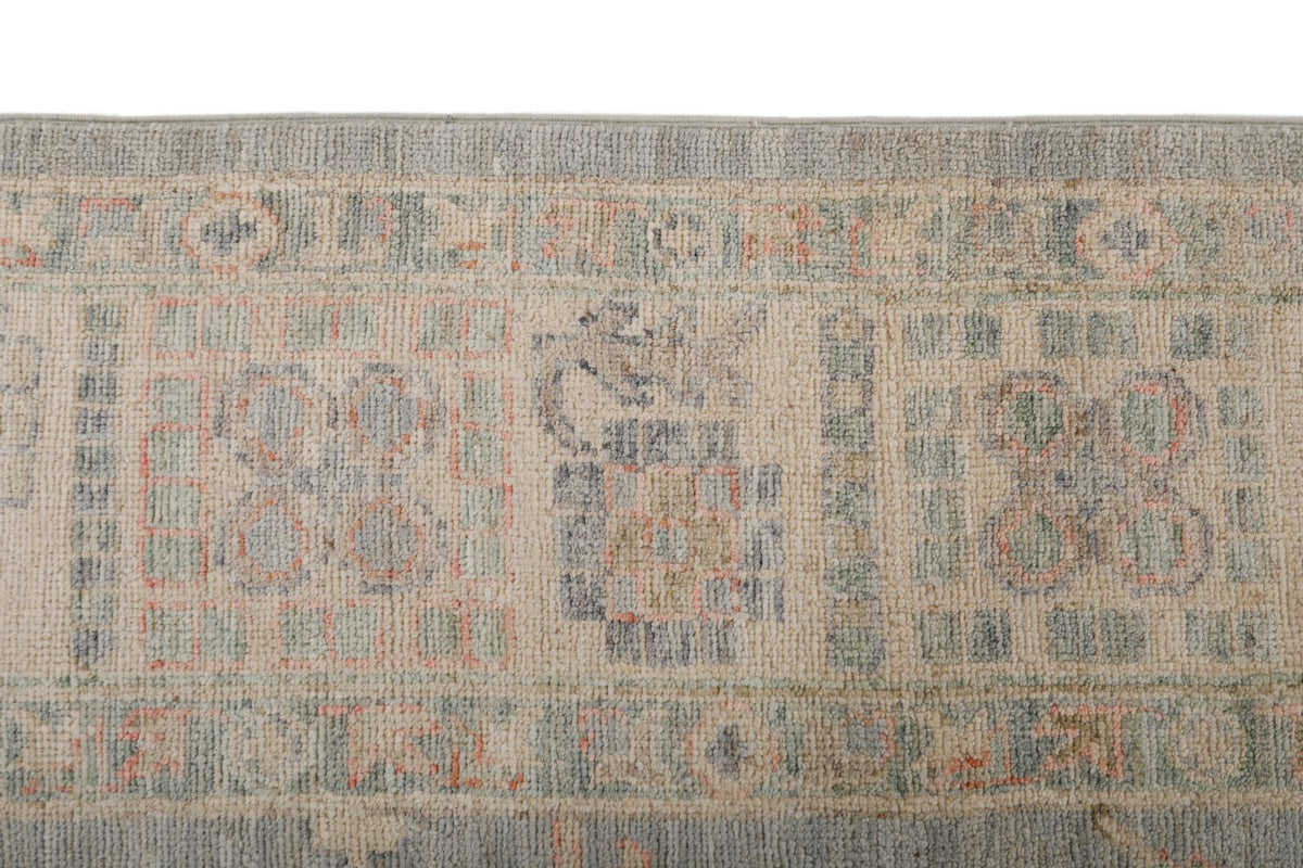 8x10 Beige and Ivory Turkish Oushak Rug