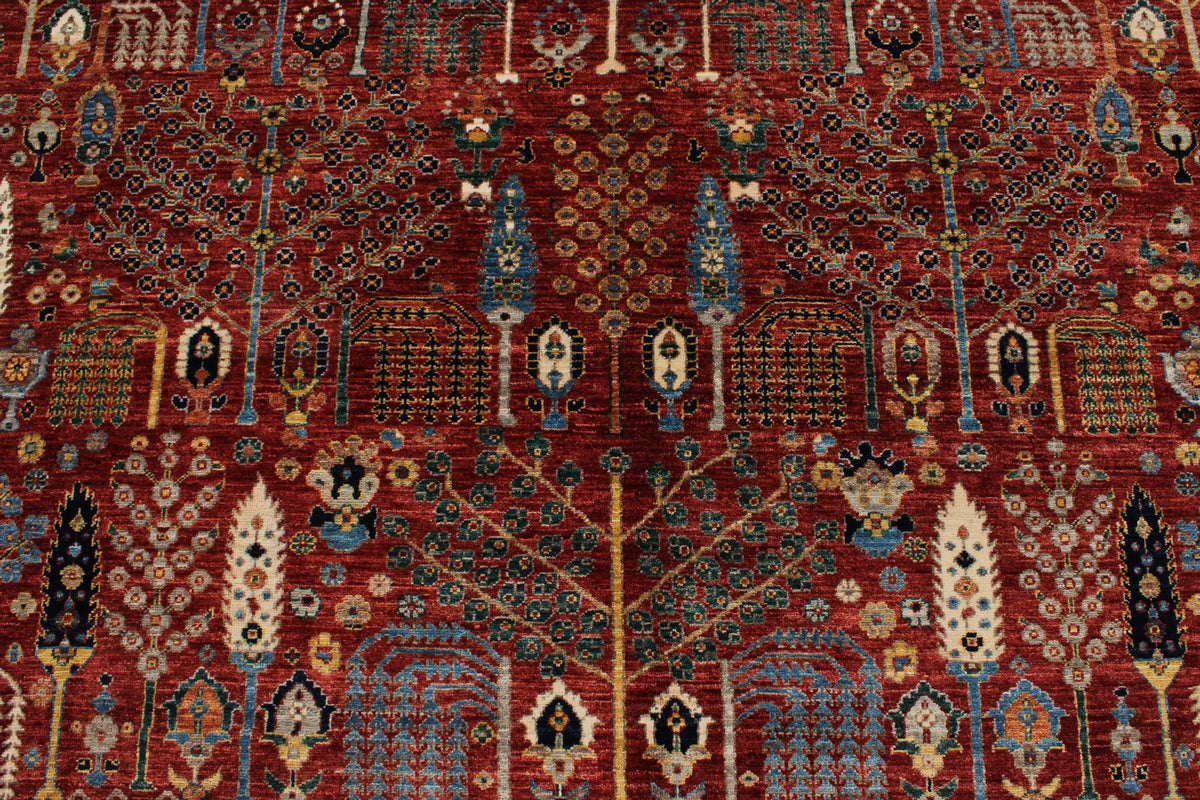 8x10 Red and Navy Traditional Rug