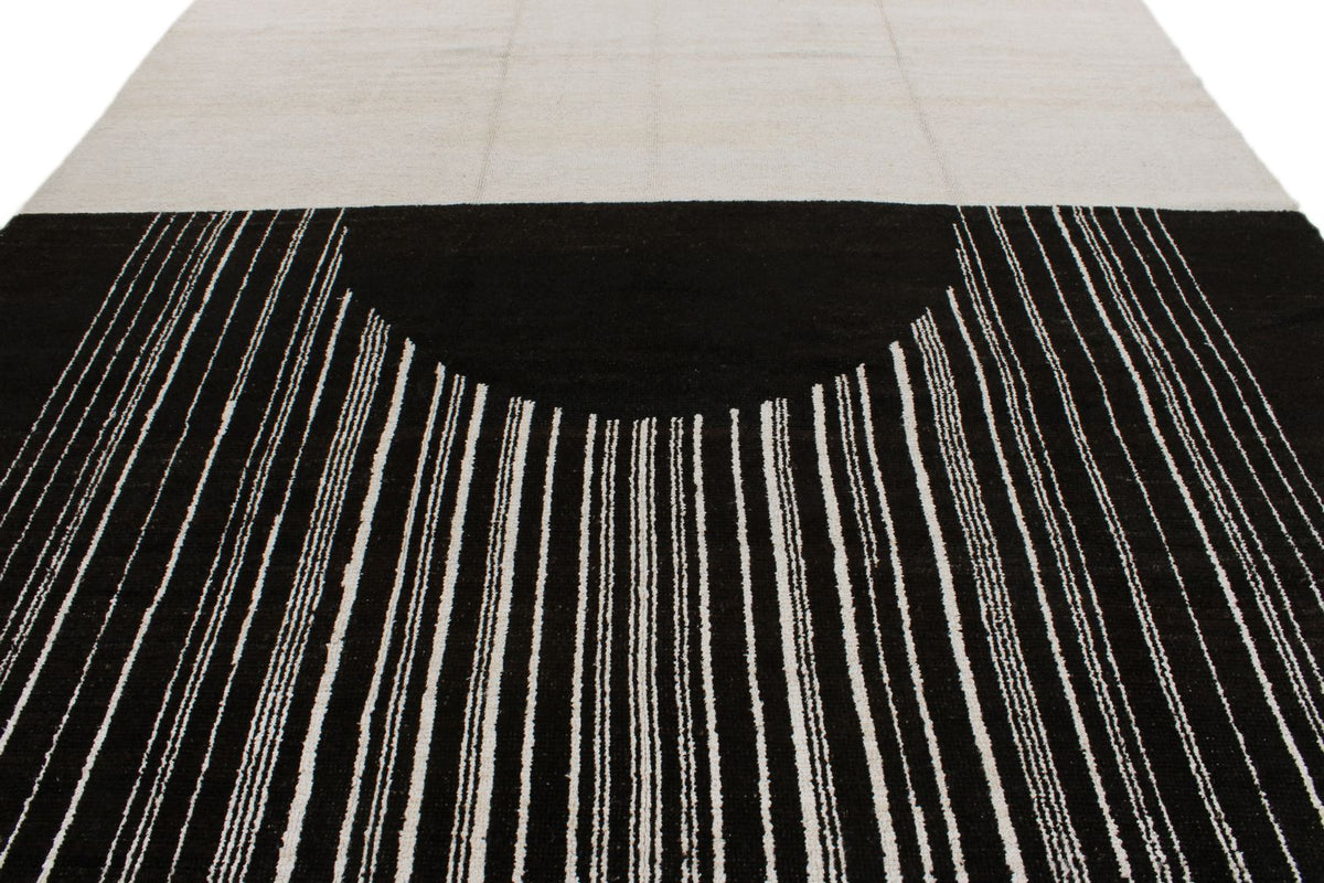 9x13 Black and Beige Modern Contemporary Rug