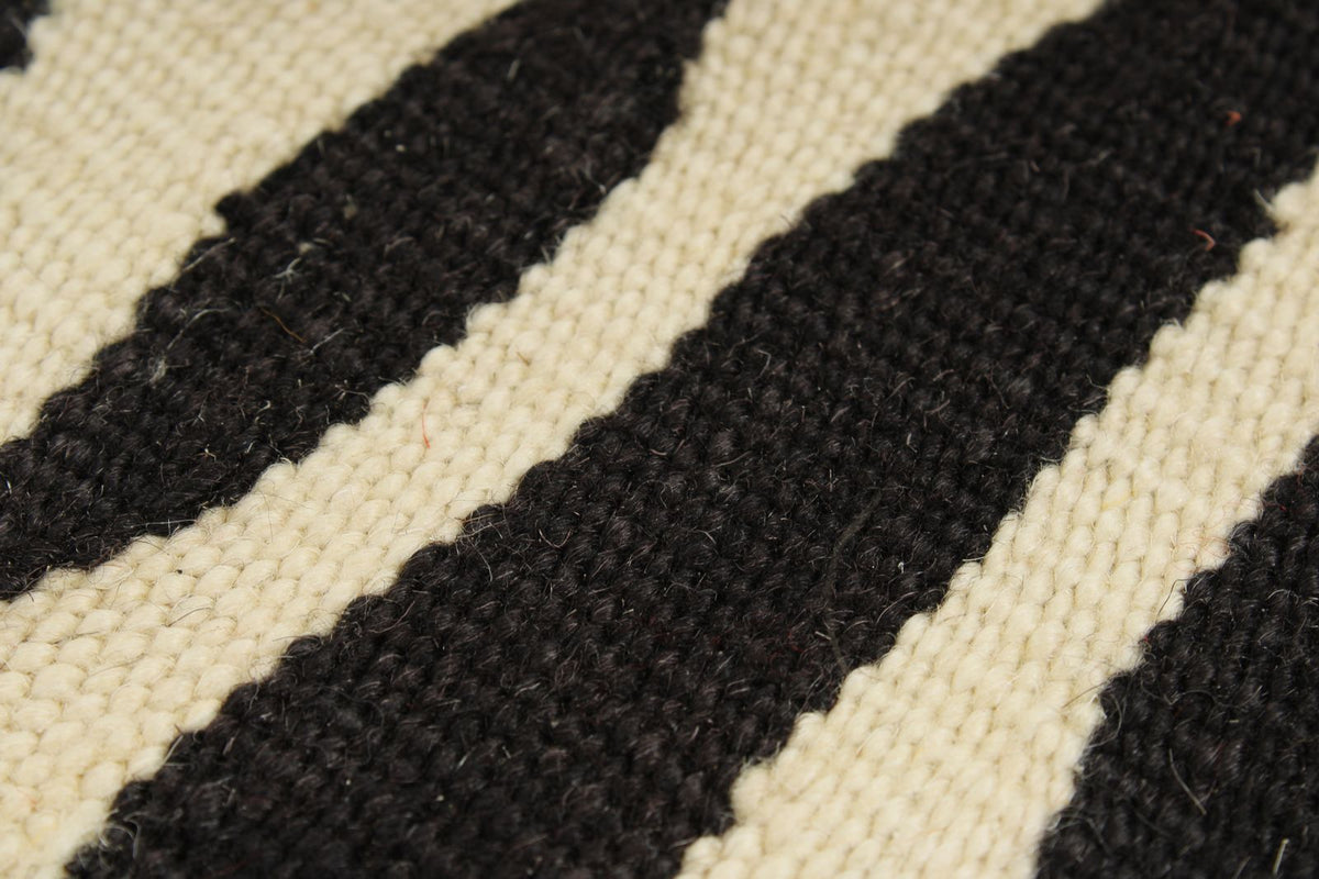 6x8 Black and Ivory Turkish Tribal Rug