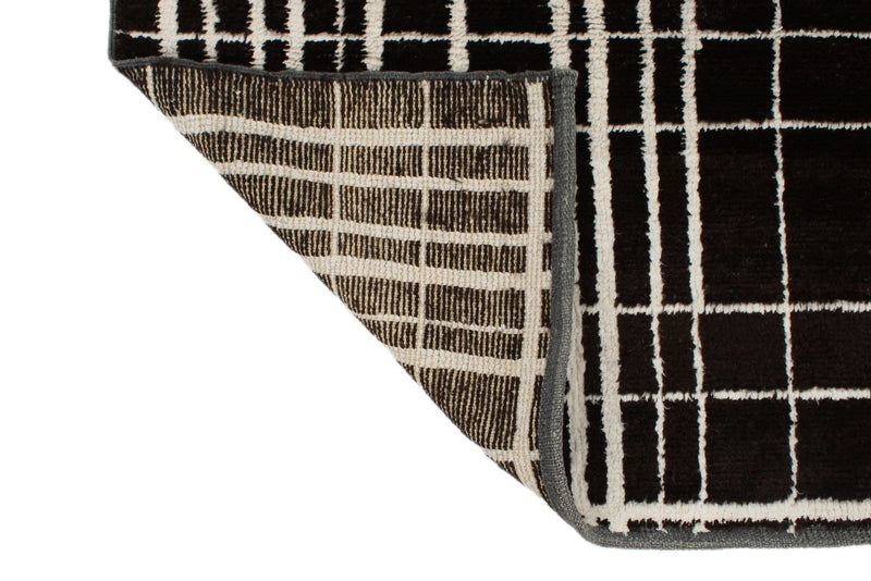 6x8 Beige and White Turkish Tribal Rug