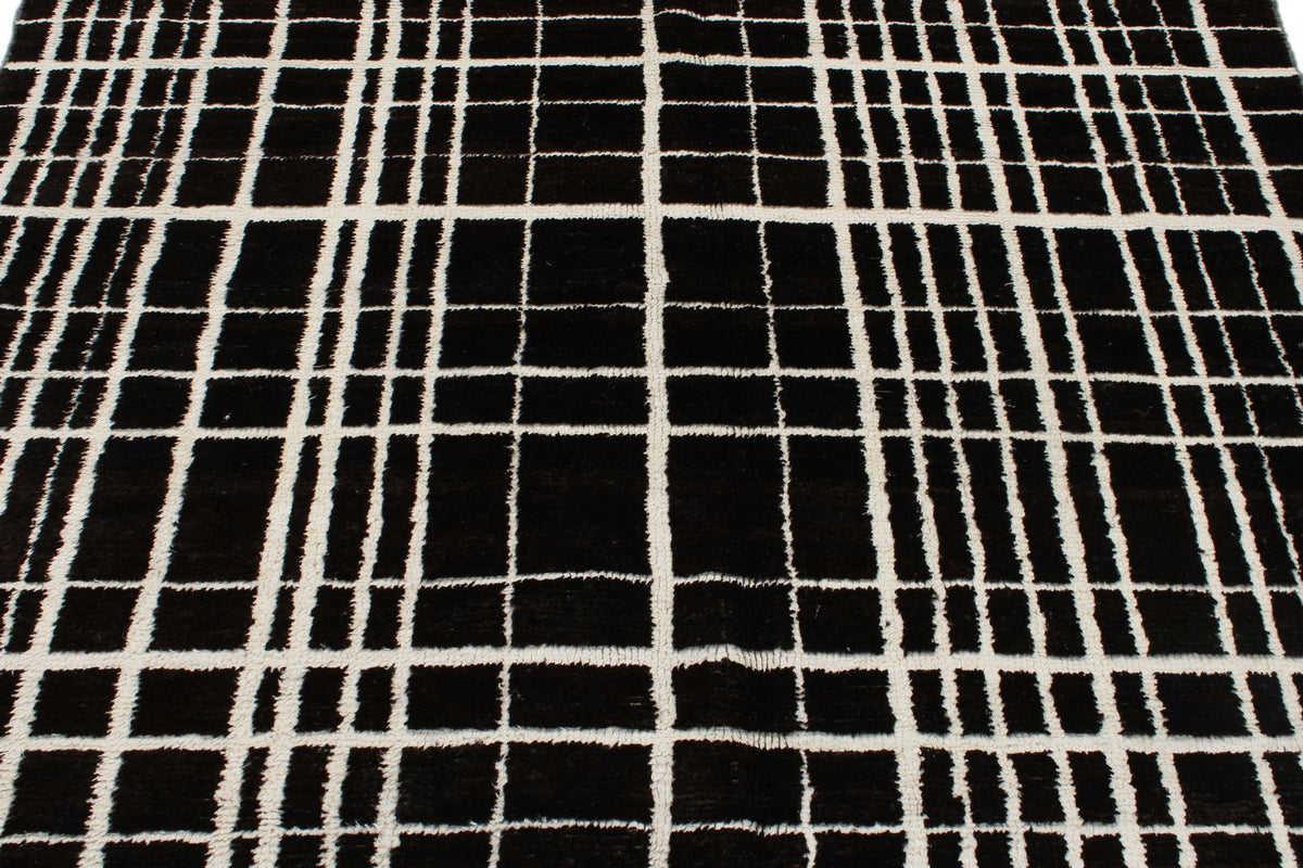 6x8 Beige and White Turkish Tribal Rug
