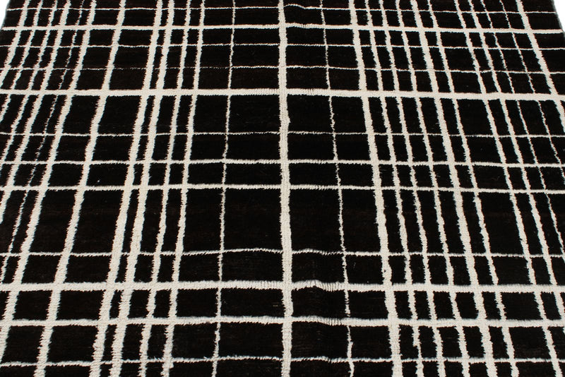 6x8 Beige and White Turkish Tribal Rug