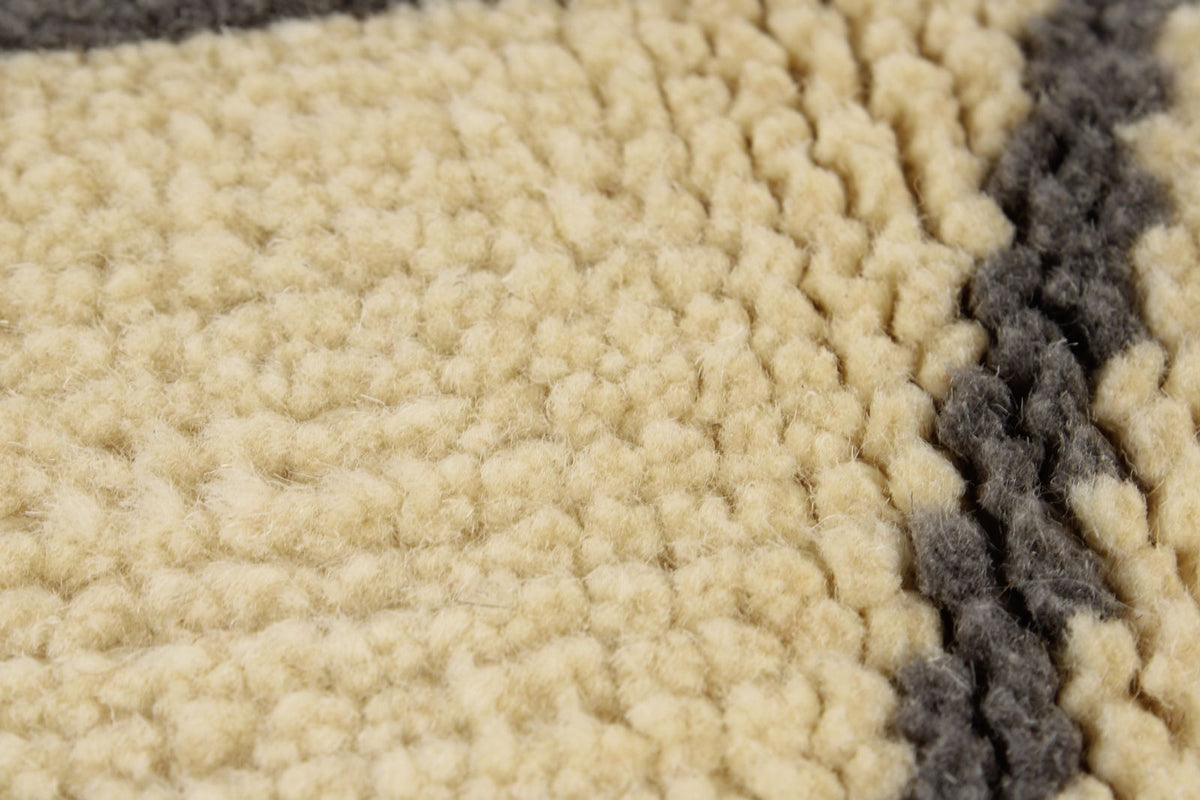 5x7 Beige and Gray Turkish Tribal Rug