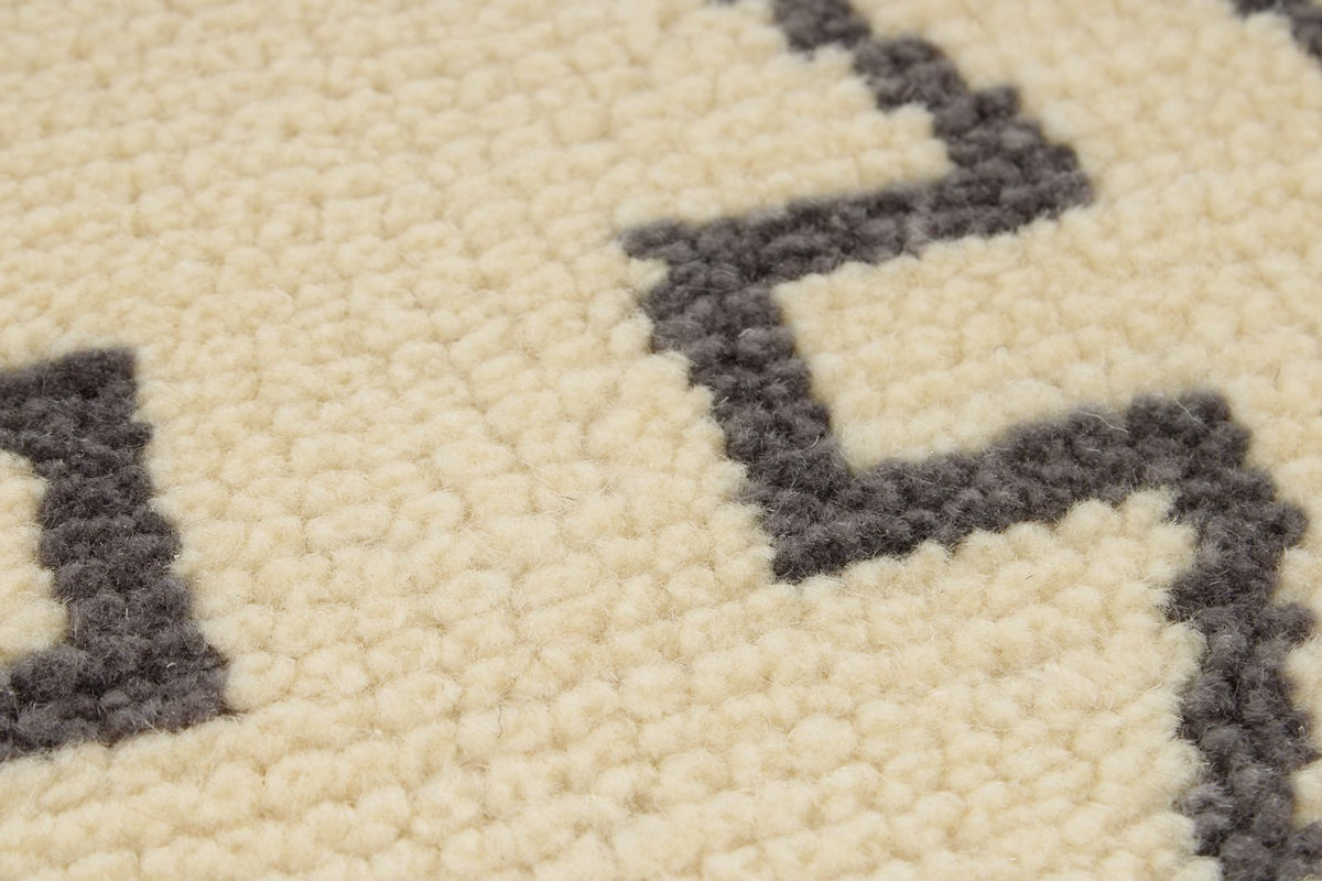 5x6 Ivory and Gray Turkish Tribal Rug