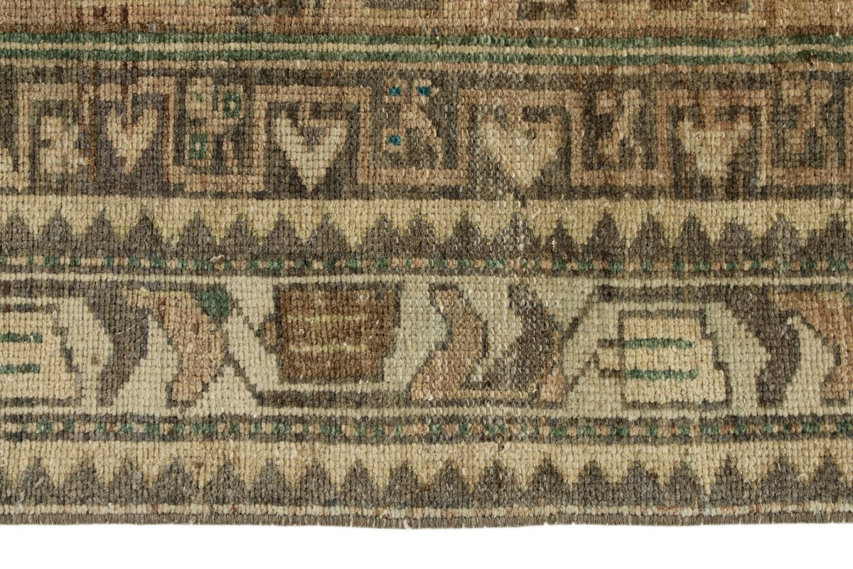 4x6 Brown and Ivory Persian Traditional Rug