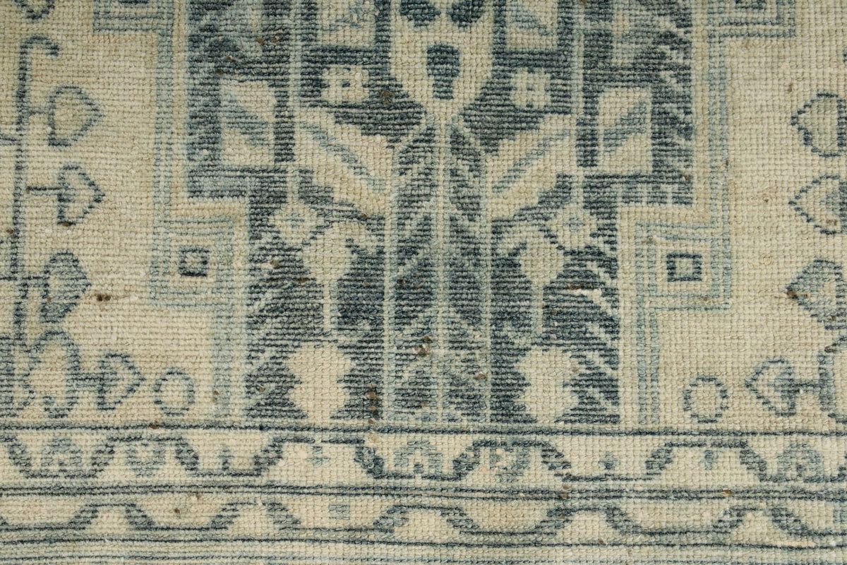 4x7 Gray and Ivory Persian Rug