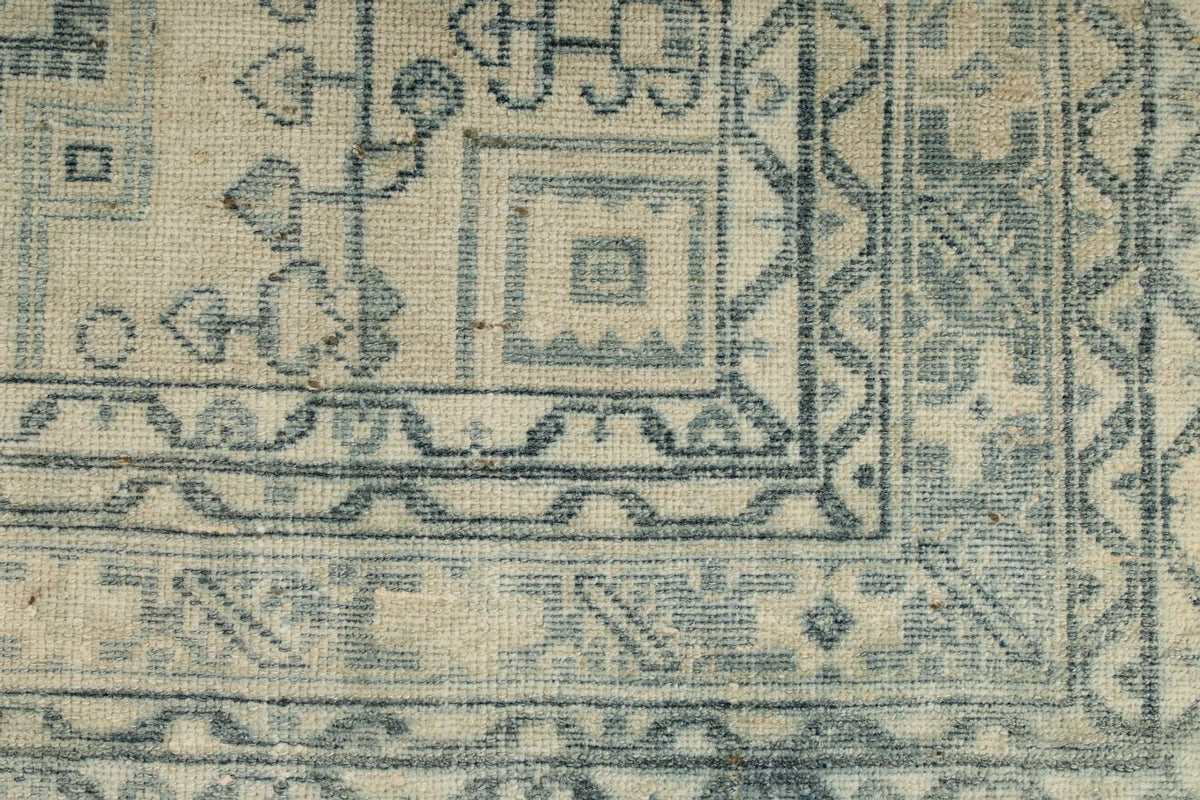 4x7 Gray and Ivory Persian Rug