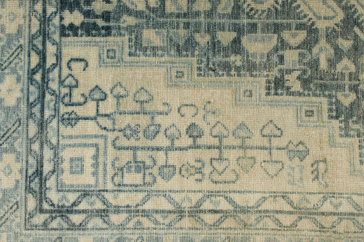 4x7 Gray and Ivory Persian Rug