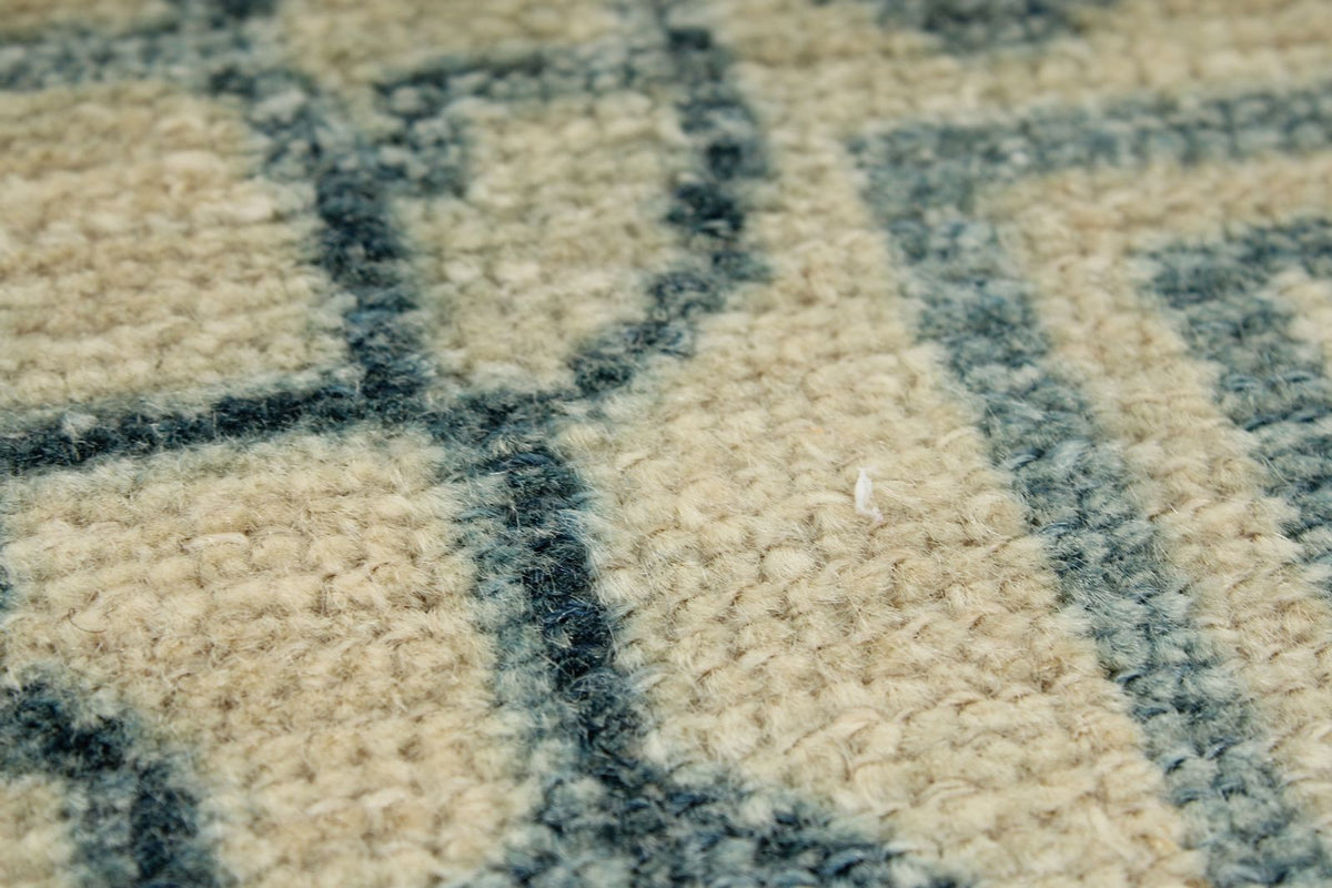 4x7 Gray and Ivory Persian Rug