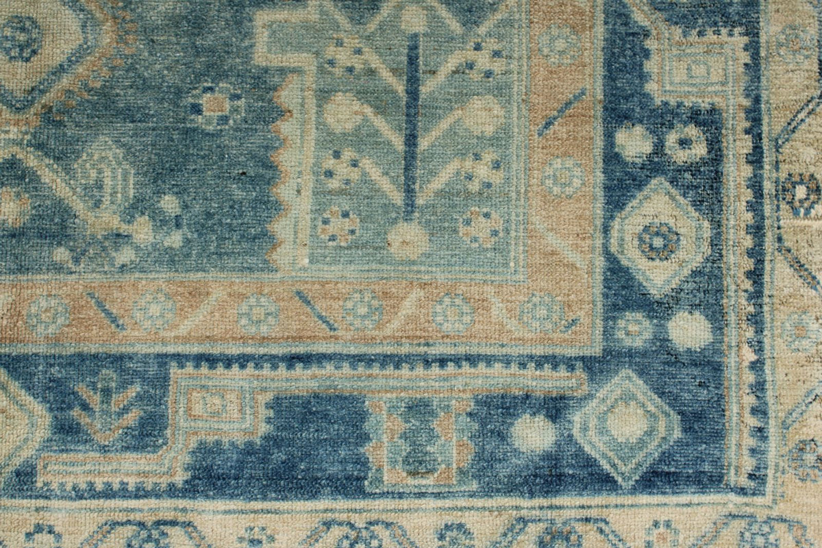 5x7 Ivory and Light Blue Persian Tribal Rug