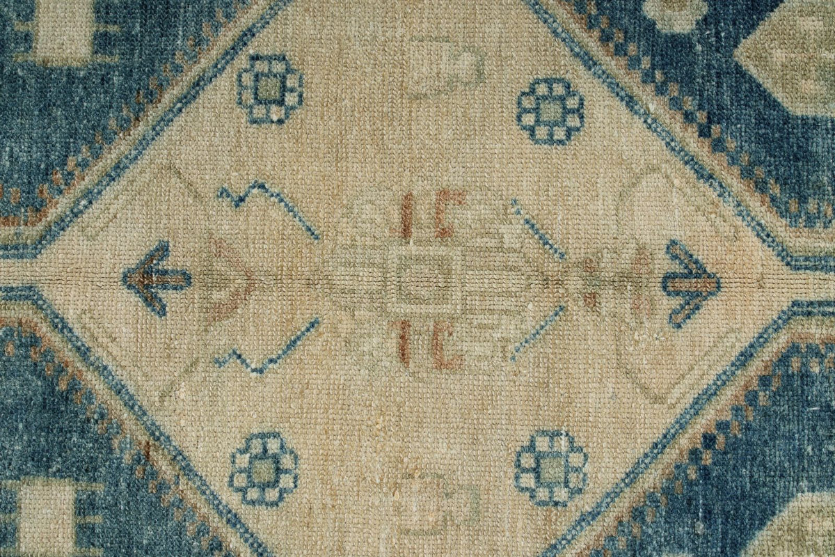 5x7 Ivory and Light Blue Persian Tribal Rug
