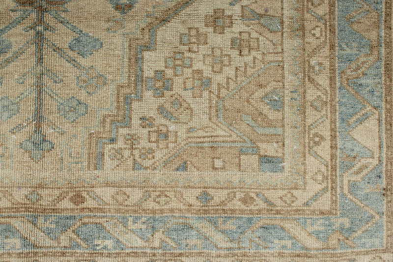 5x8 Ivory and Light Blue Persian Rug