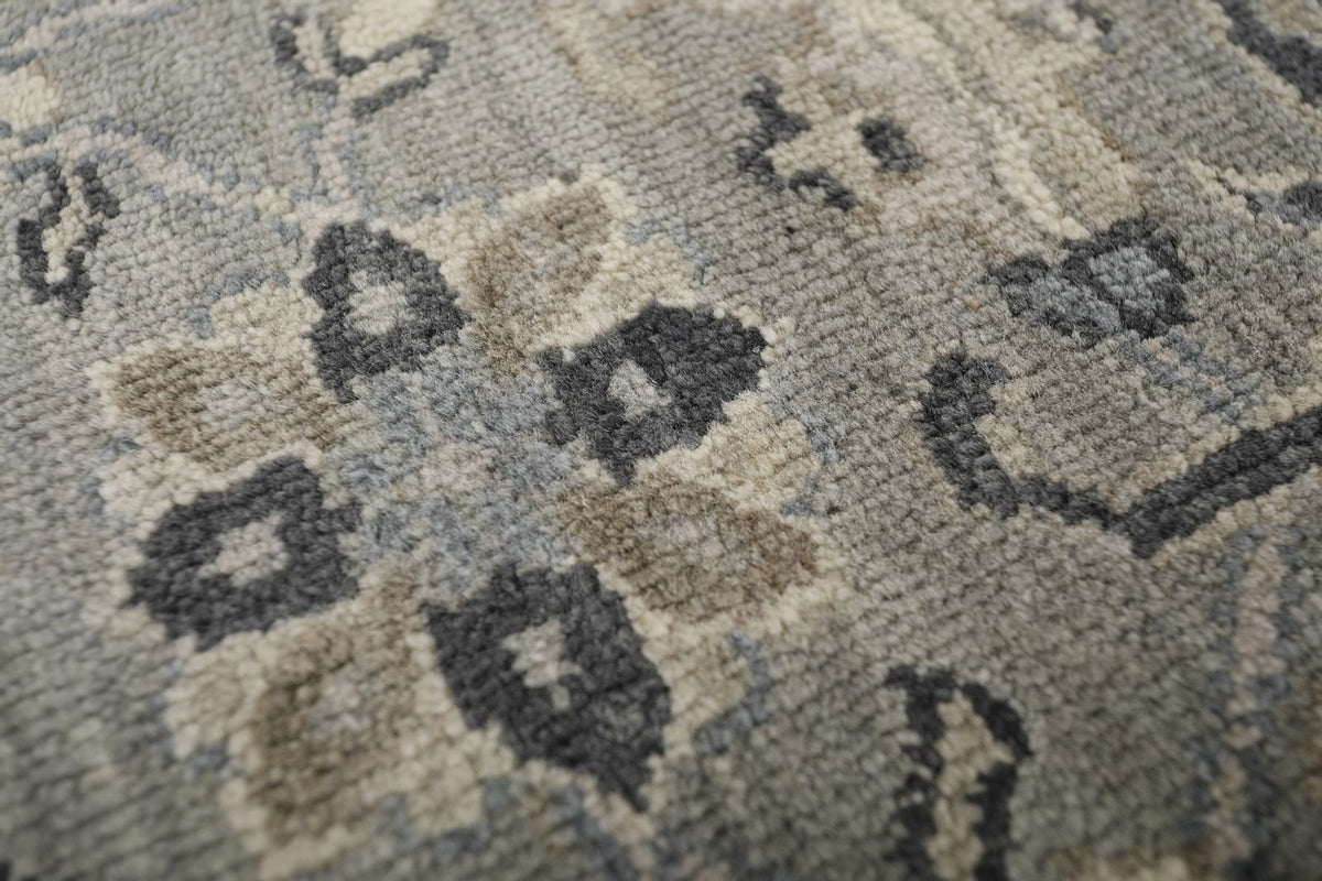8x10 Ivory and Gray Persian Rug