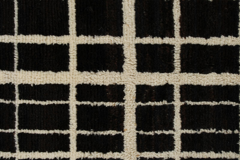 8x12 Black and White Modern Contemporary Rug