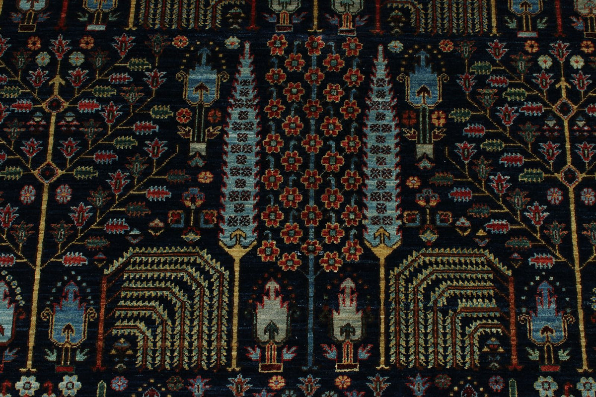 6x9 Navy and Blue Traditional Rug