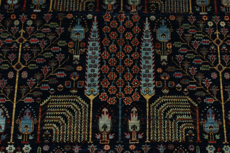6x9 Navy and Blue Traditional Rug