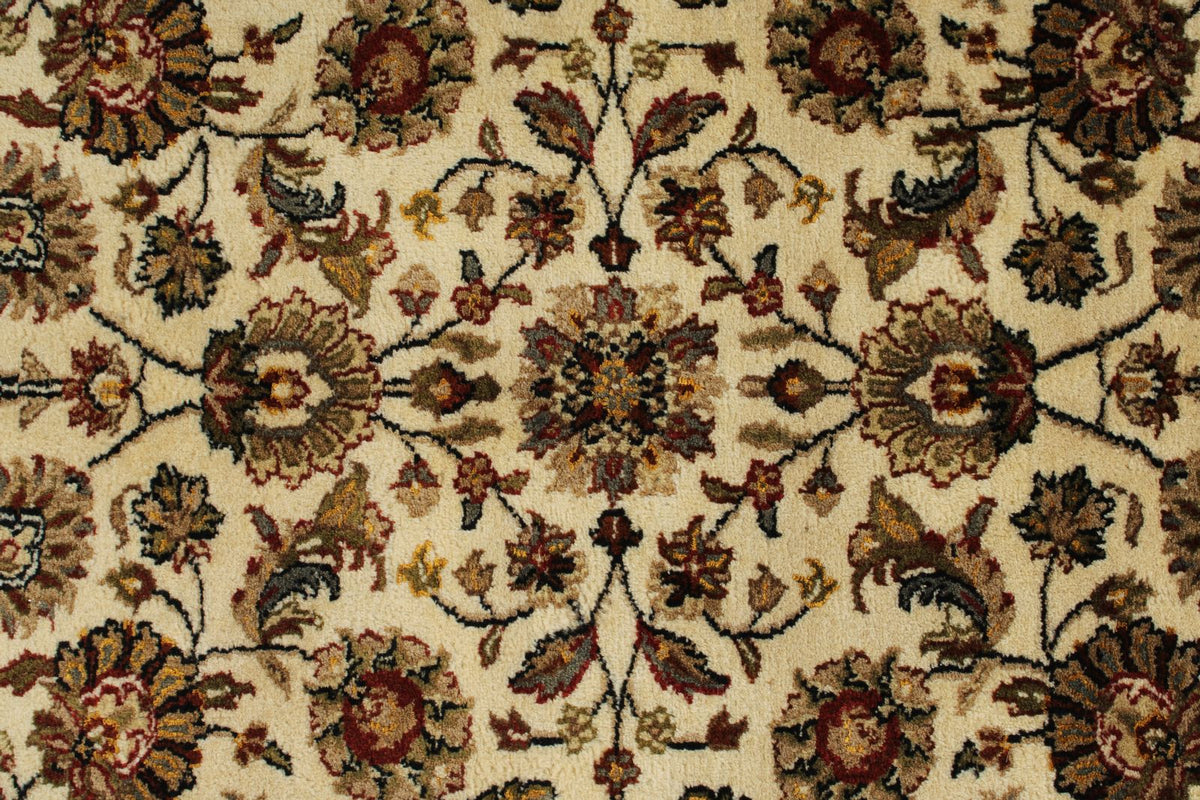 6x8 Ivory and Red Turkish Traditional Rug