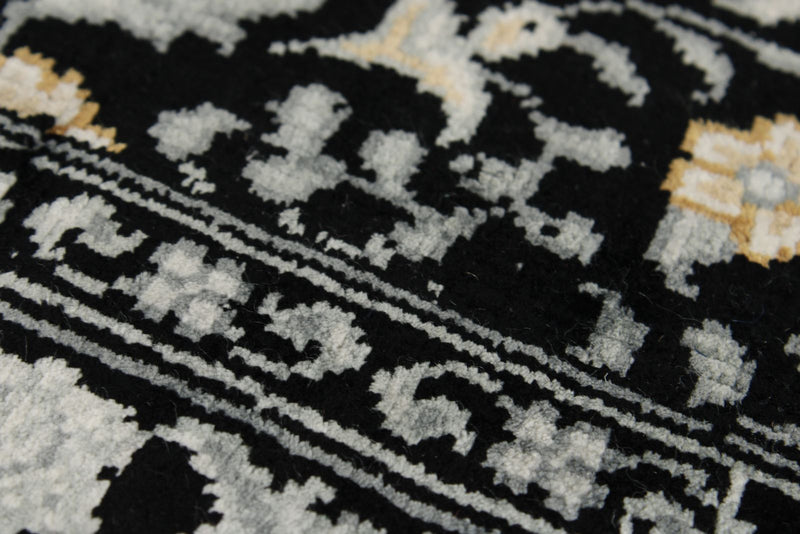 5x7 Black and Ivory Turkish Silk Rug