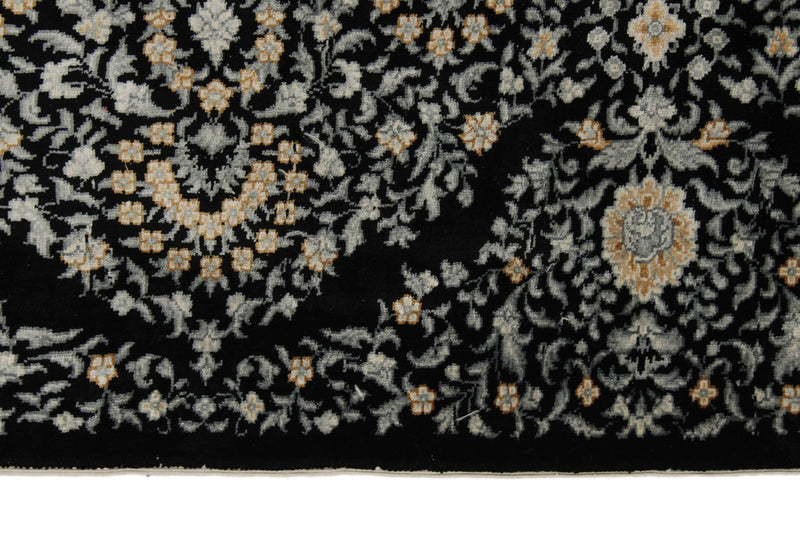 5x7 Black and Ivory Turkish Silk Rug