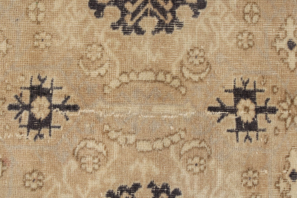 6x10 Ivory and Beige Turkish Anatolian Rug