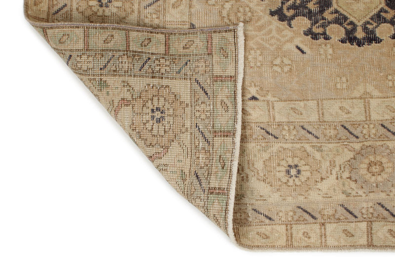 6x10 Ivory and Beige Turkish Anatolian Rug