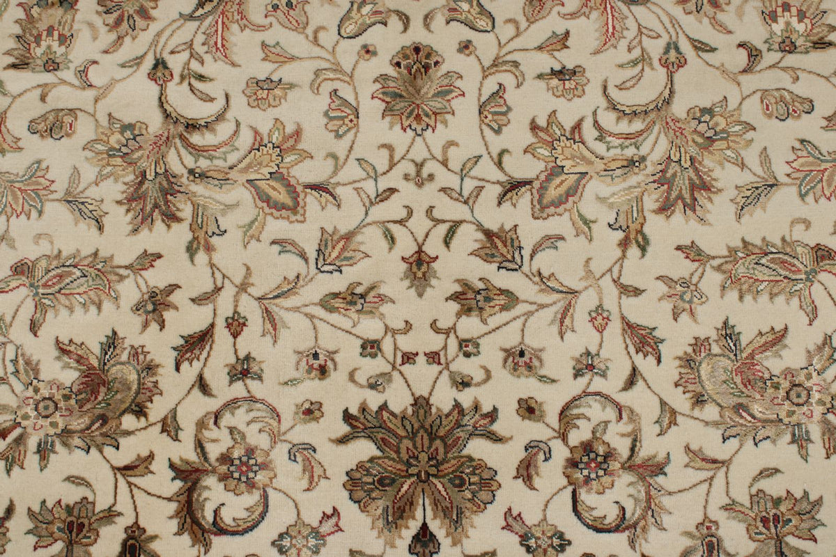 5x7 Beige and Burgundy Persian Rug