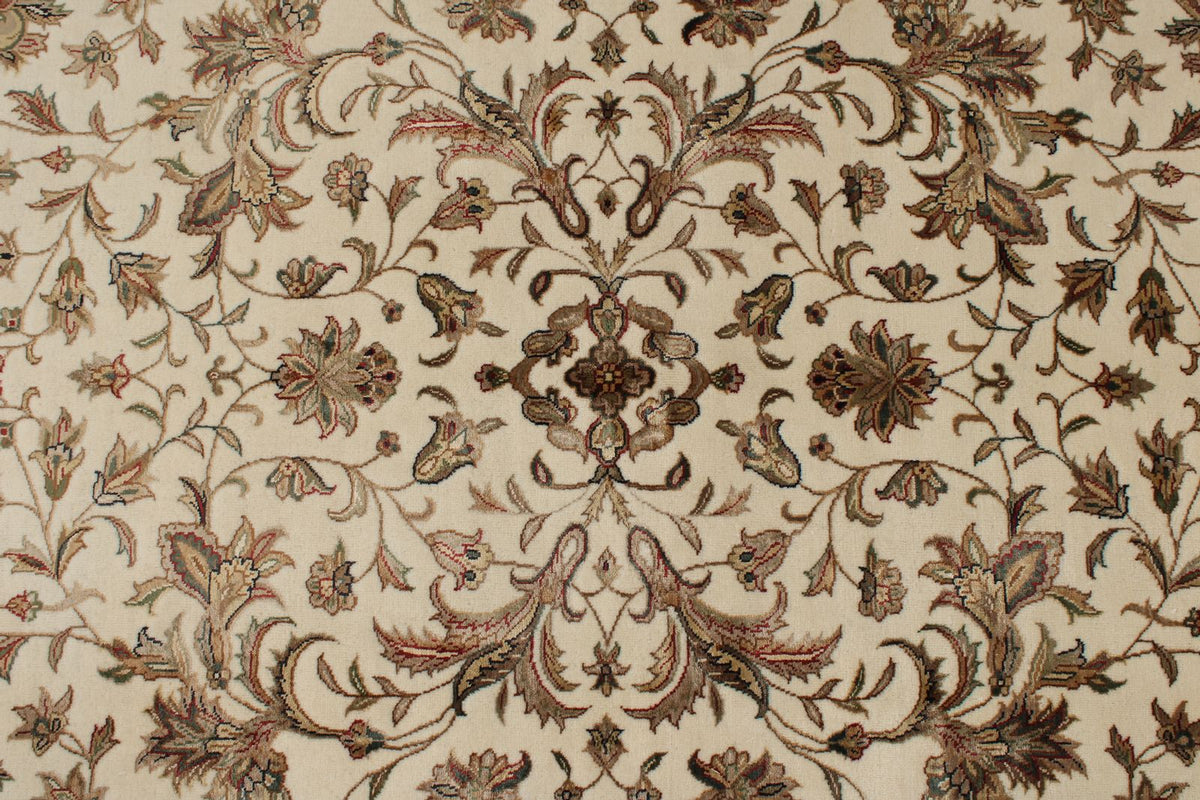 5x7 Beige and Burgundy Persian Rug