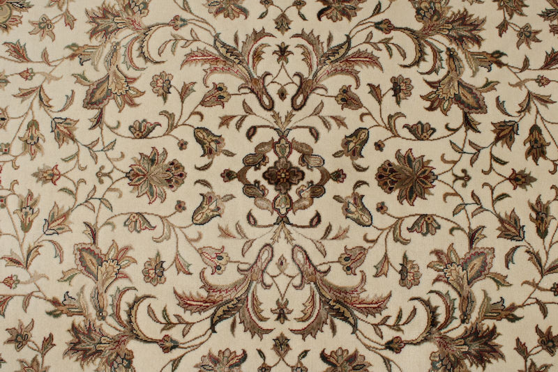 5x7 Beige and Burgundy Persian Rug