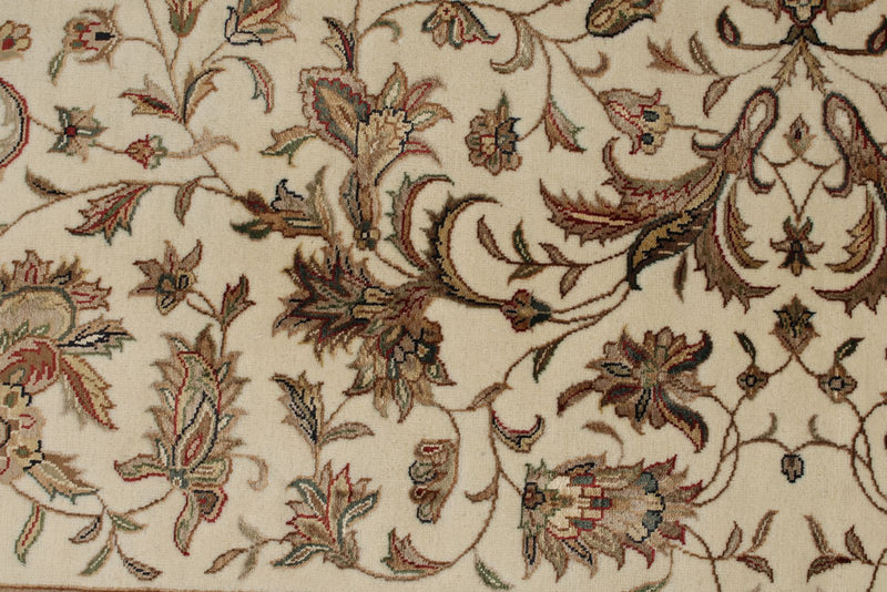 5x7 Beige and Burgundy Persian Rug