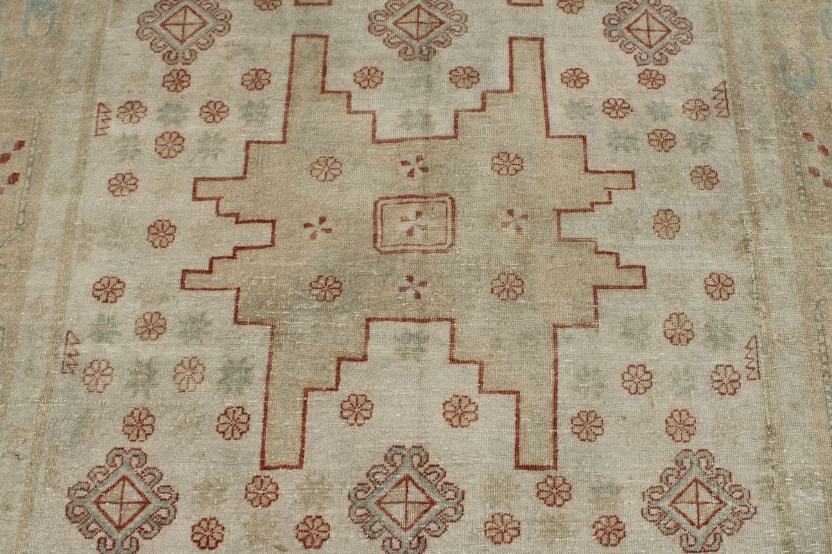 5x9 Beige and Ivory Persian Traditional Rug