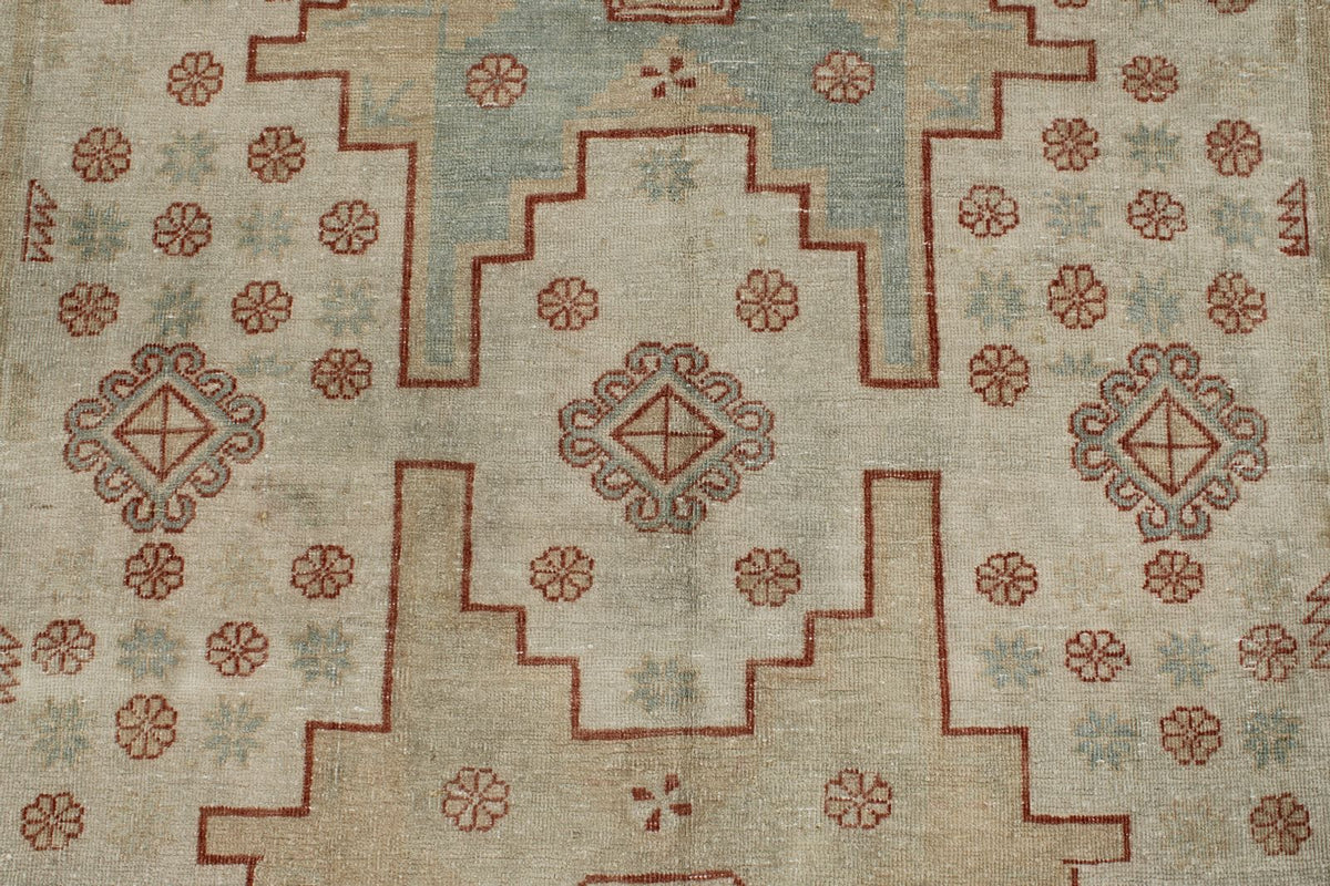 5x9 Beige and Ivory Persian Traditional Rug