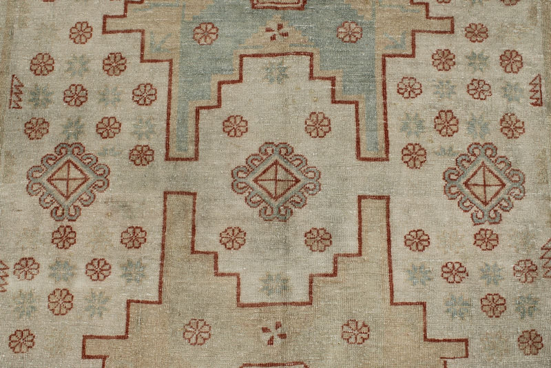 5x9 Beige and Ivory Persian Traditional Rug